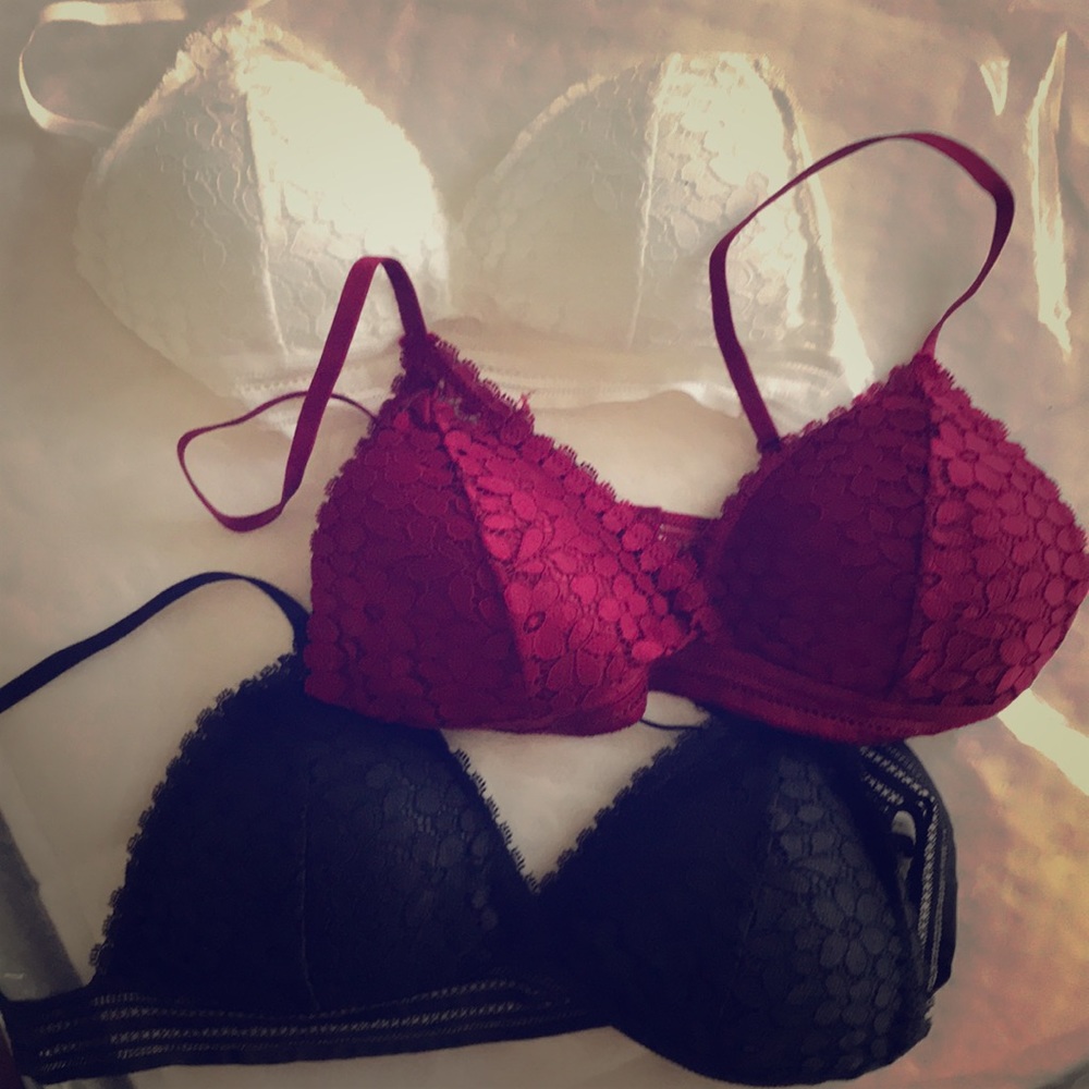 Floral lace bra set it comes with 3 bras